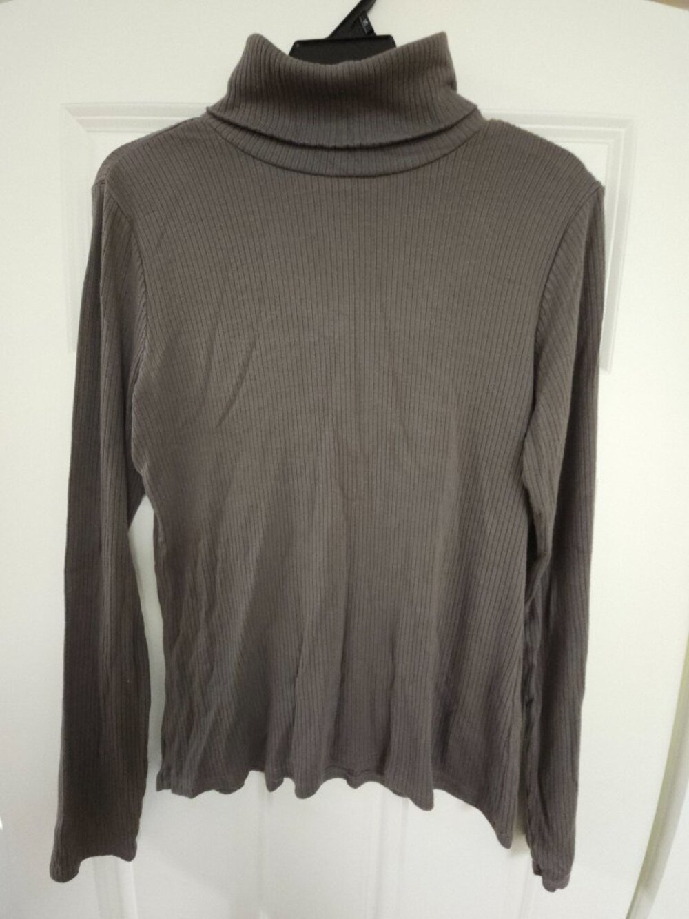 CYRUS Turtleneck ribbed sweater, long sleeve, size Large